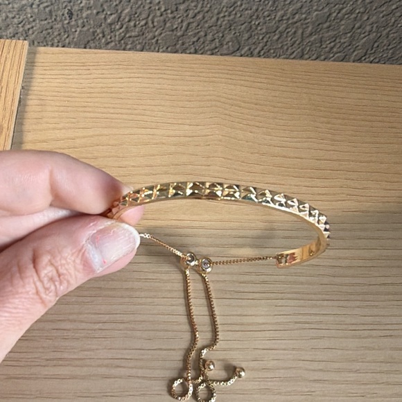 Jewelry - Gold Textured Bangle Bracelet